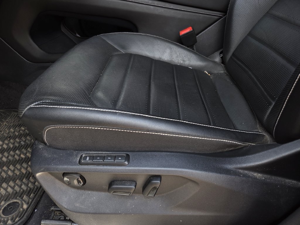 Used 2024 Volkswagen Atlas Cross Sport SEL R-Line AWD/4WD image 14