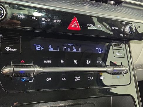 Used 2023 Kia Carnival SX Prestige FWD image 19
