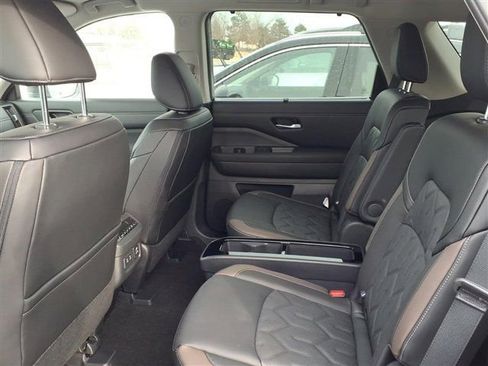 New 2026 Nissan Pathfinder Platinum image 29