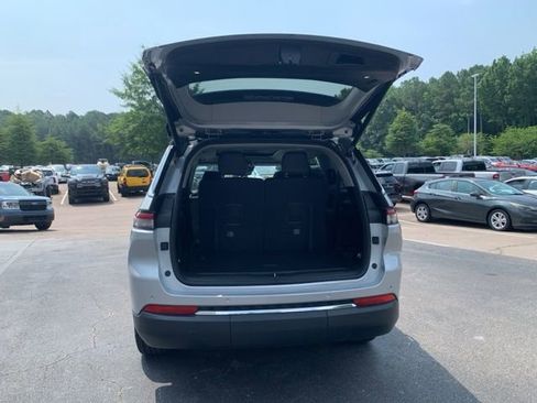 Used 2022 Jeep Grand Cherokee L Limited image 19