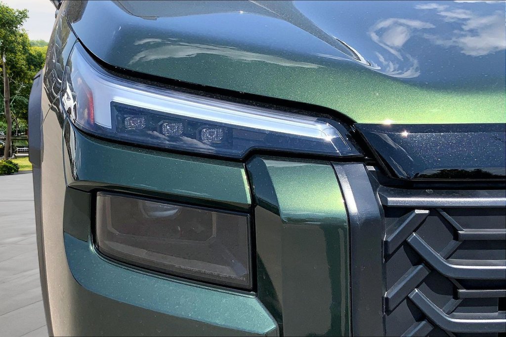 Certified 2026 Subaru Outback Premium AWD/4WD image 31