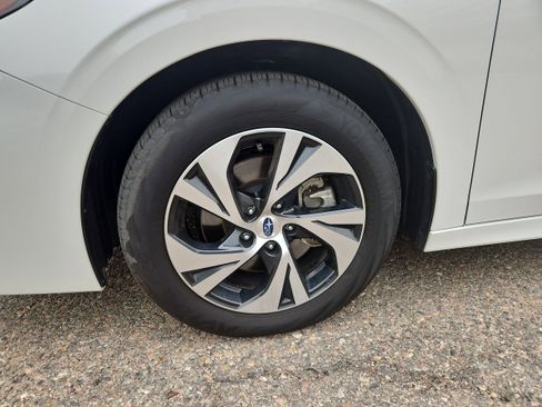 Used 2025 Subaru Legacy Premium AWD/4WD image 19