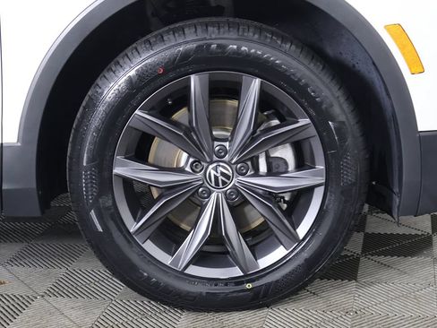 Used 2023 Volkswagen Tiguan SE FWD image 21