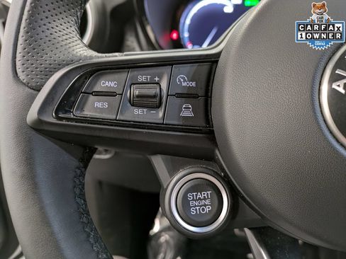 Used 2025 Alfa Romeo Tonale AWD/4WD image 17