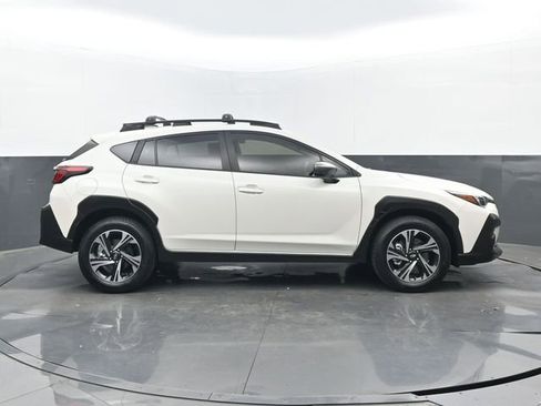 Used 2024 Subaru Crosstrek 2.0i Premium image 2