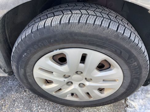 Used 2015 Dodge Grand Caravan American Value Package w/ UConnect Hands-Free Group image 5