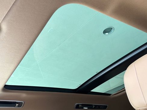 New 2026 Land Rover Range Rover Long Wheelbase SE image 15