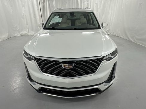 Used 2022 Cadillac XT6 Premium Luxury image 8