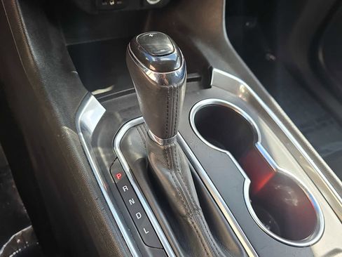 Used 2018 Chevrolet Traverse LT image 22