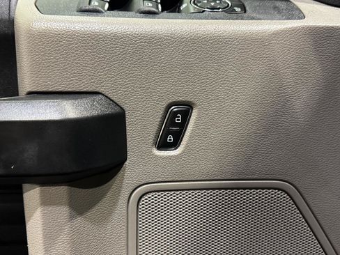 Used 2018 Ford F250 XL w/ Power Equipment Group AWD/4WD image 32