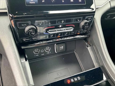 New 2025 Jeep Grand Cherokee Altitude image 18
