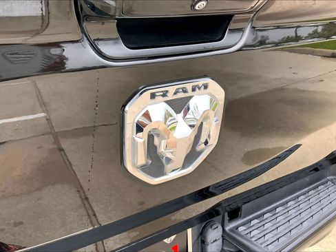 Used 2019 RAM 1500 Big Horn image 29