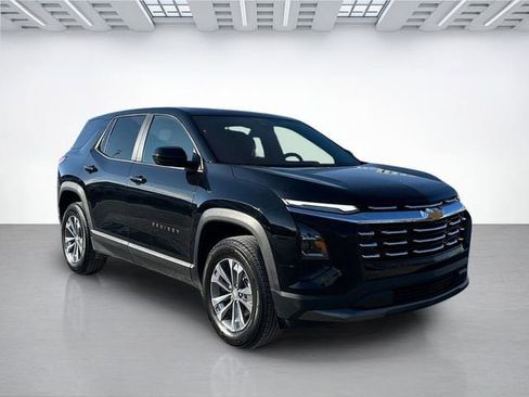 Used 2025 Chevrolet Equinox LT AWD/4WD image 2