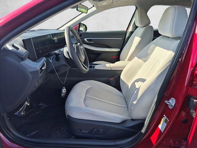 Used 2025 Hyundai Sonata SEL FWD image 15