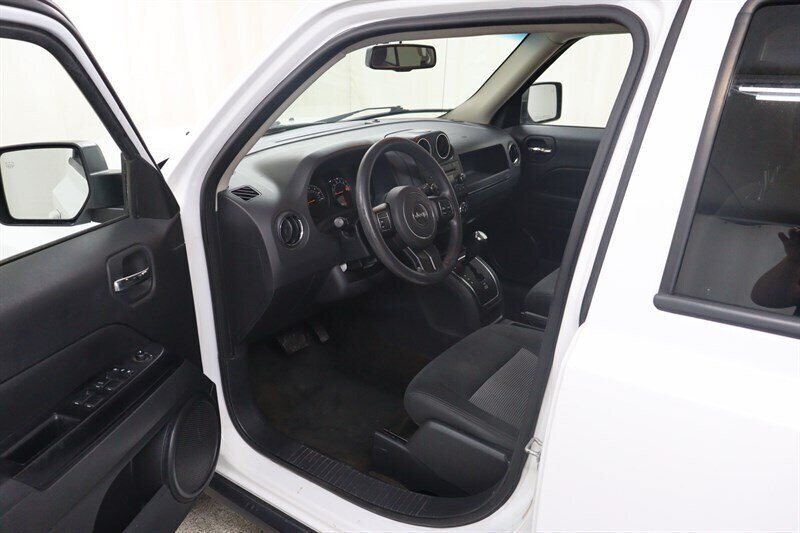 Used 2016 Jeep Patriot Sport w/ Power Value Group AWD/4WD image 17