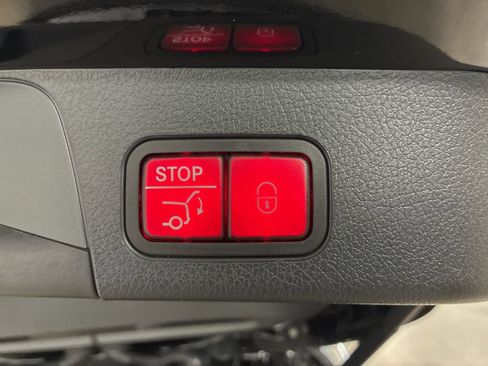 Used 2025 Mercedes-Benz GLB 250 GLB 250 image 28