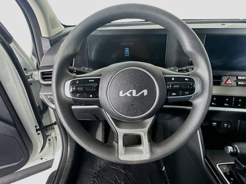 Used 2025 Kia Sportage LX FWD image 13