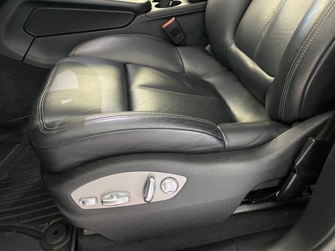 Used 2020 Porsche Macan image 12