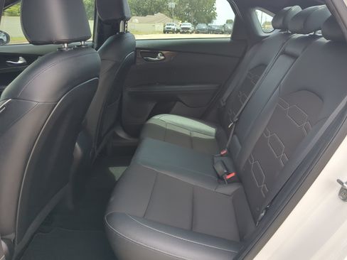 Used 2022 Kia Forte GT-Line w/ GT-Line Premium Package FWD image 11