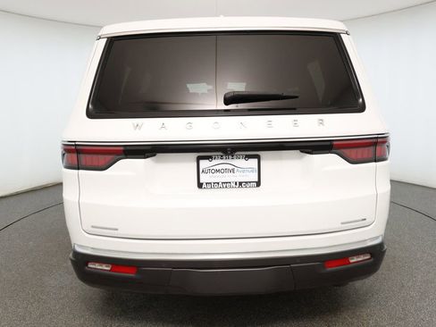 Used 2022 Jeep Wagoneer Series III image 5