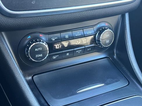Used 2016 Mercedes-Benz CLA 250 image 24