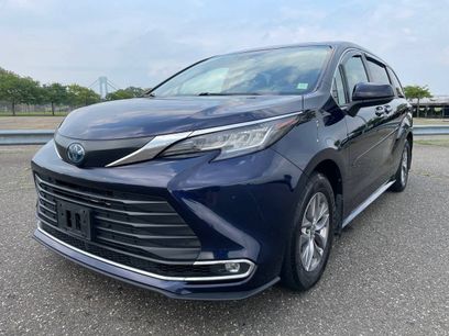 Used 2023 Toyota Sienna XLE