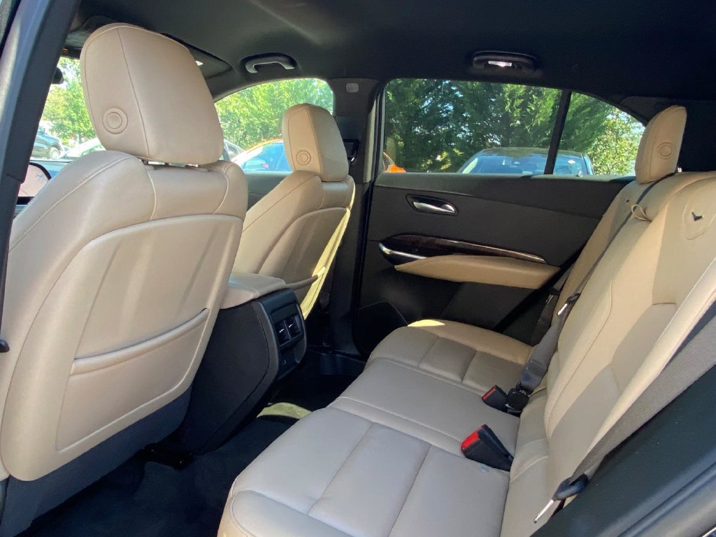Used 2025 Cadillac XT4 Premium Luxury FWD image 21