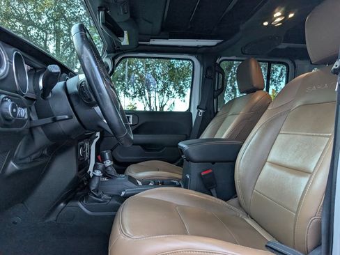 Used 2021 Jeep Wrangler Unlimited Sahara AWD/4WD image 18