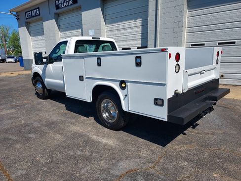 Used 2015 Ford F350 XL RWD image 2