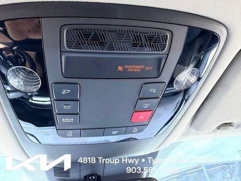 Used 2025 Kia Carnival FWD image 22