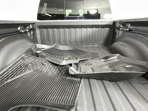 Used 2023 RAM 1500 Laramie AWD/4WD image 27