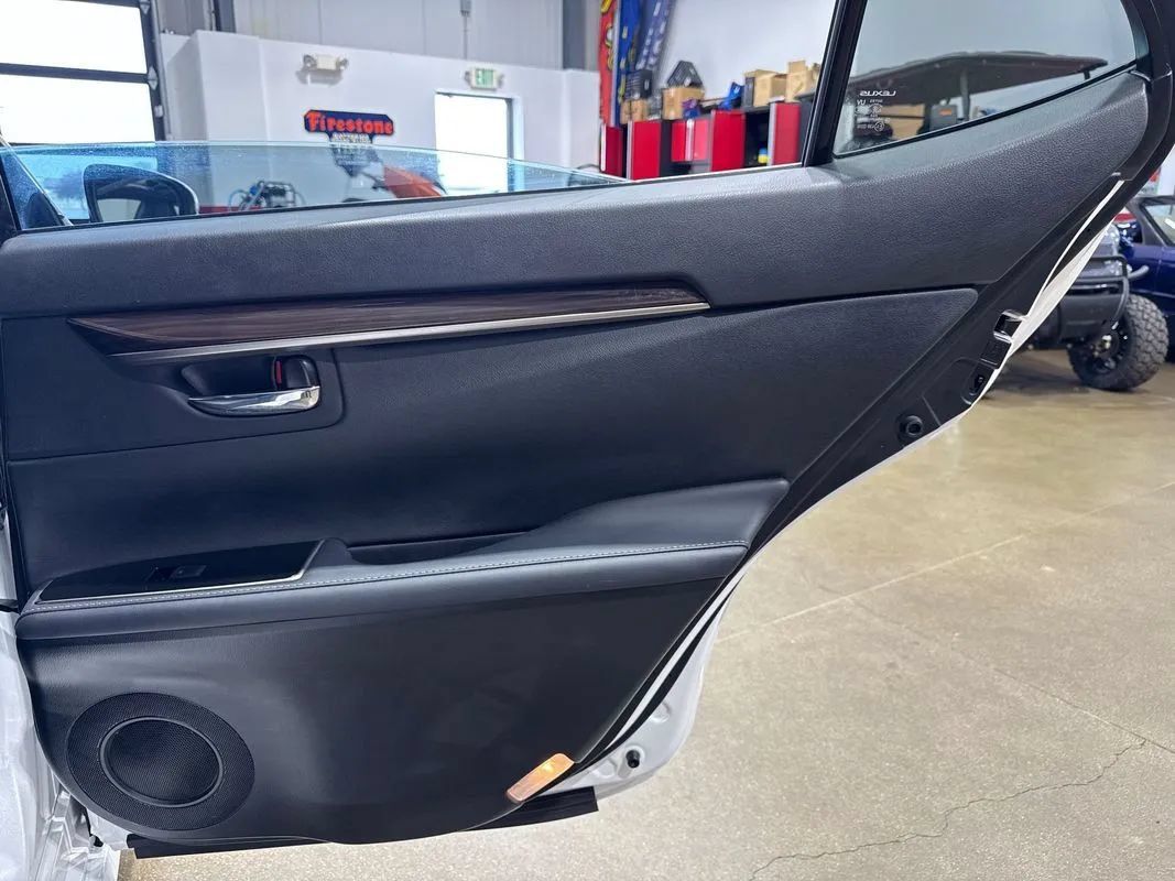 Used 2017 Lexus ES 350 w/ Navigation System Package FWD image 98