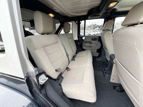 Used 2009 Jeep Wrangler Unlimited Sahara w/ Trailer Tow Group image 30