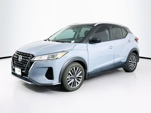 Used 2021 Nissan Kicks SV FWD image 3