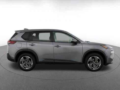 Used 2025 Nissan Rogue SV FWD image 10