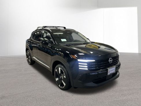 New 2026 Nissan Kicks SR w/ Cold Weather Package image 11