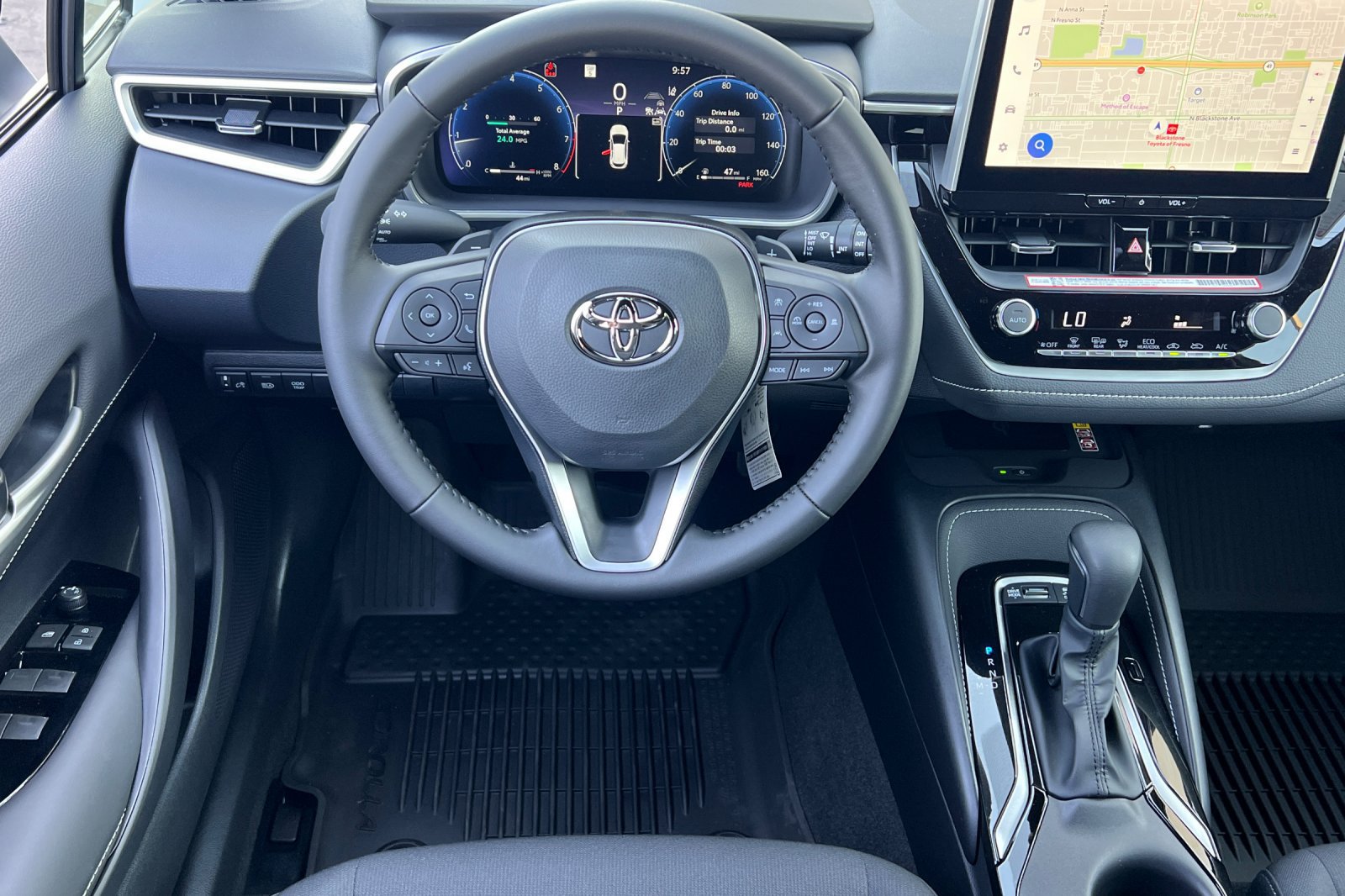 Used 2027 Toyota Corolla SE w/ SE Premium Package FWD image 14