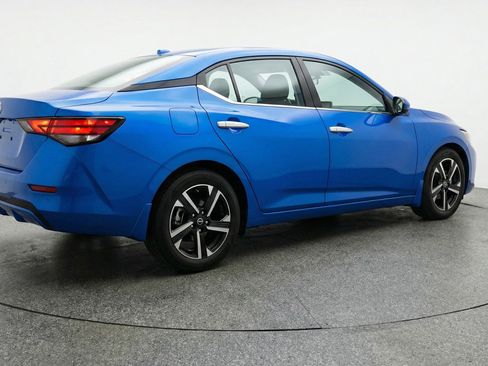 Used 2025 Nissan Sentra SV image 9