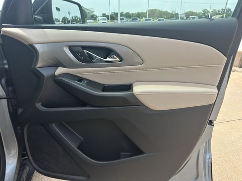 Used 2023 Chevrolet Traverse LS AWD/4WD image 28