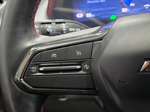 Used 2025 Chevrolet Equinox EV RS w/ Convenience Package II image 34