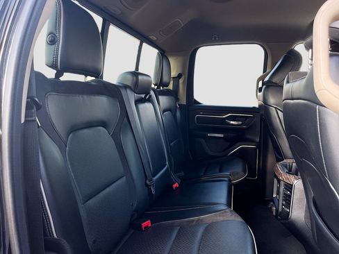 Used 2019 RAM 1500 Laramie AWD/4WD image 27