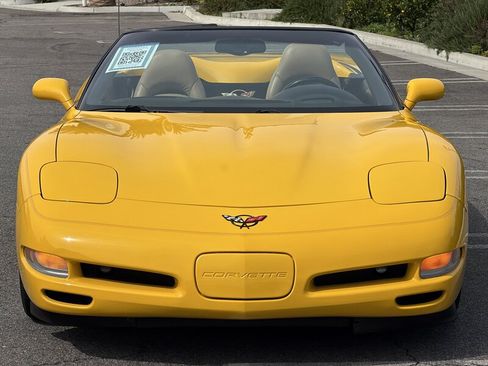 Used 2002 Chevrolet Corvette Convertible w/ Preferred Equipment Group2 RWD image 9
