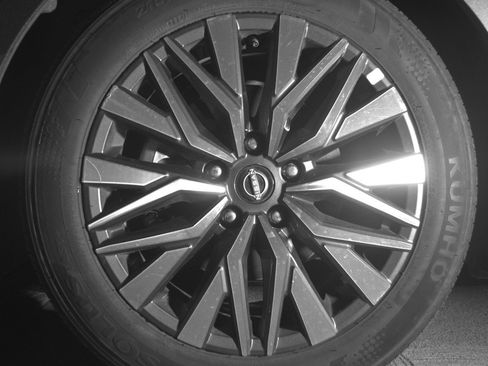 Used 2025 Nissan Altima 2.5 SV image 12