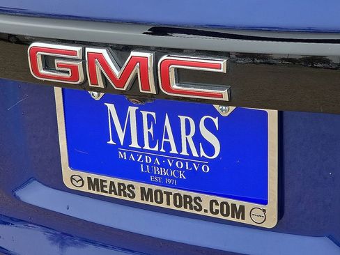 Used 2023 GMC Acadia SLE w/ Driver Convenience Package image 17