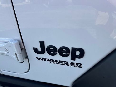 Used 2022 Jeep Wrangler Unlimited Sport AWD/4WD image 39