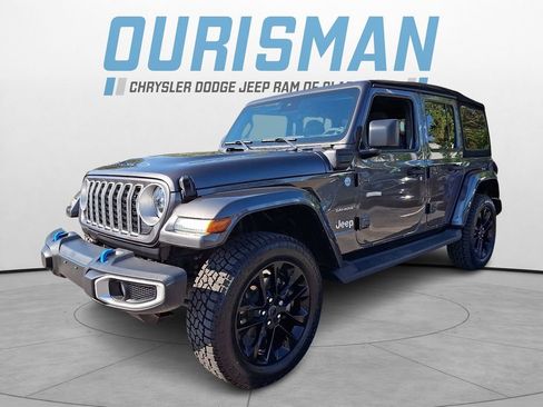 Used 2024 Jeep Wrangler Unlimited Sahara AWD/4WD image 3