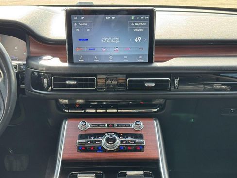 Used 2022 Lincoln Aviator Grand Touring w/ Equipment Group 301A AWD/4WD image 13
