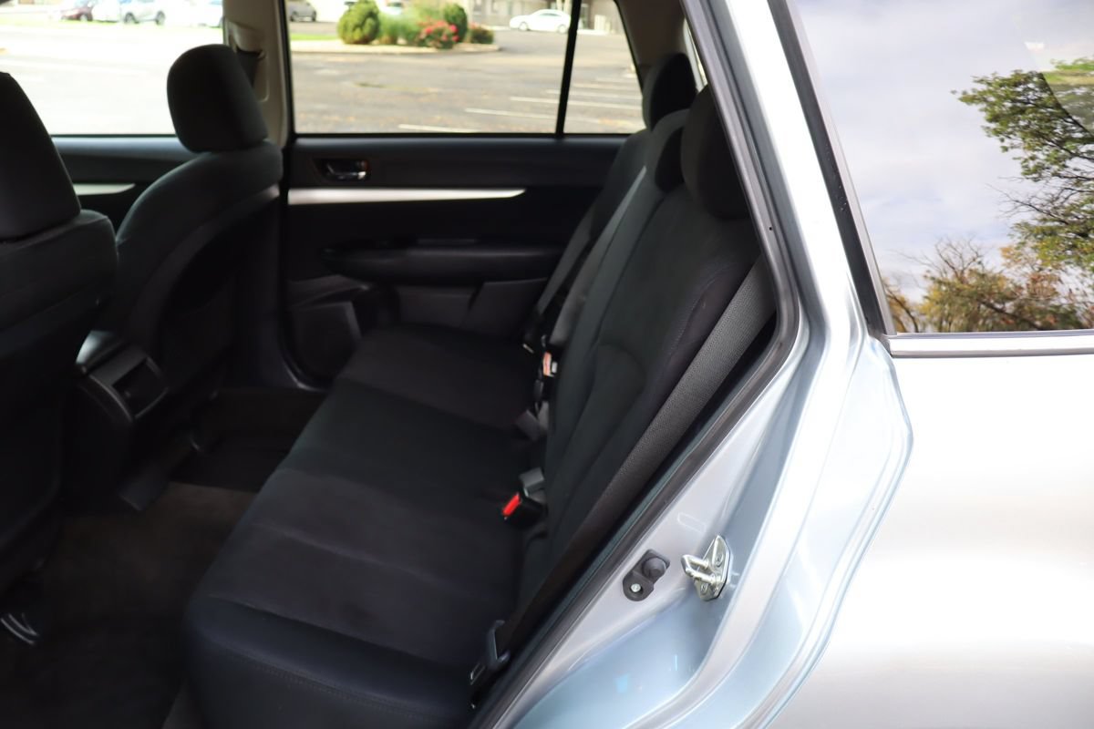 Used 2013 Subaru Outback 2.5i Premium AWD/4WD image 20