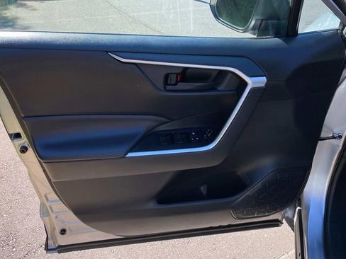 Used 2021 Toyota RAV4 LE FWD image 12