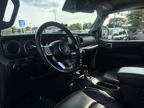 Used 2022 Jeep Wrangler Unlimited Sahara AWD/4WD image 14